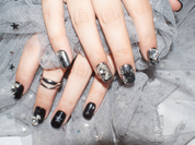 chrome heart nail ring, black and rhinestone nails, short coffin gel nails, star nail designs y2k, monoschic nails