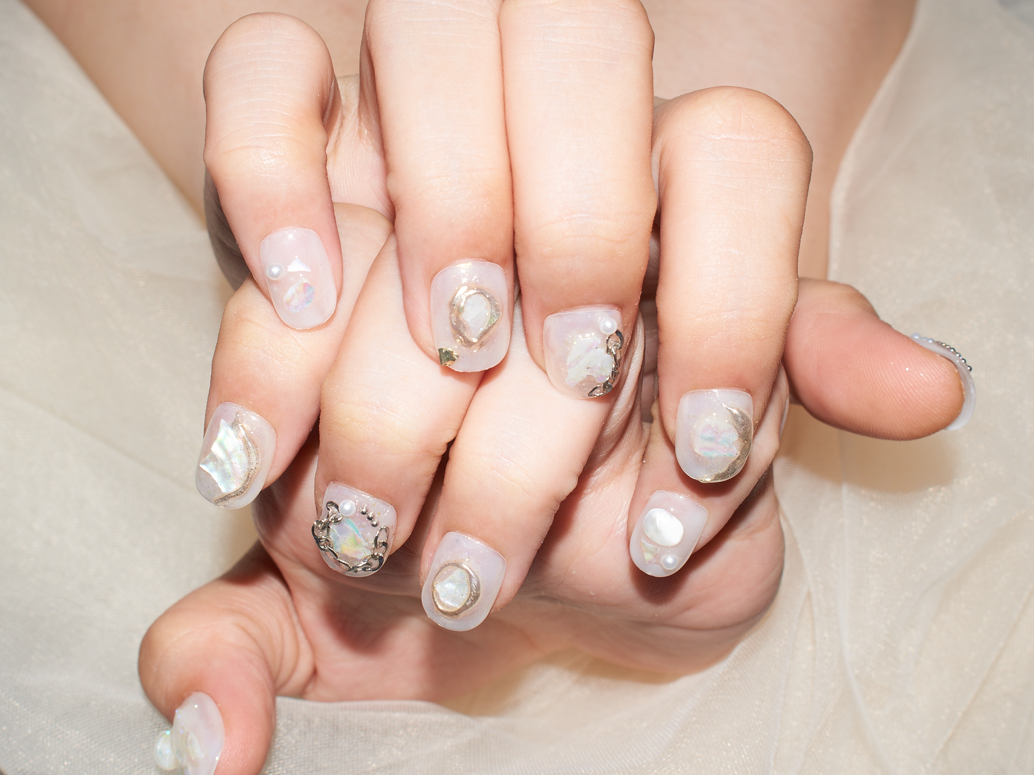 petite nails, short nails white, cute nails and spa, handmade press in nails, monoschic nails