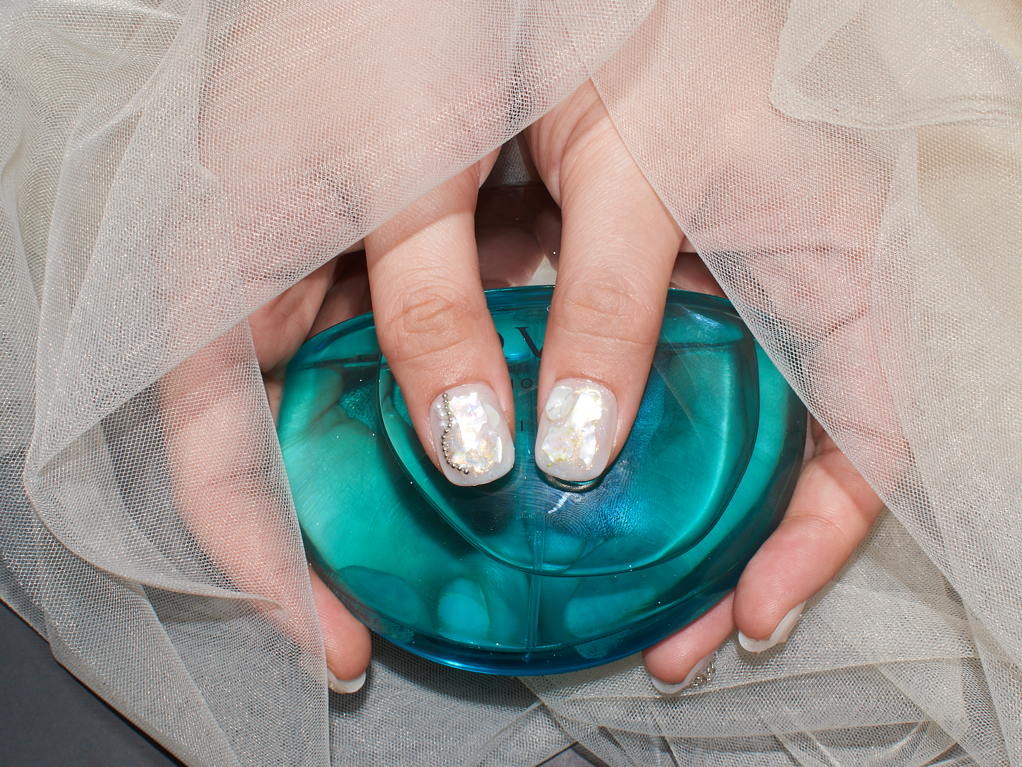 petite nails, short nails white, cute nails and spa, handmade press in nails, monoschic nails