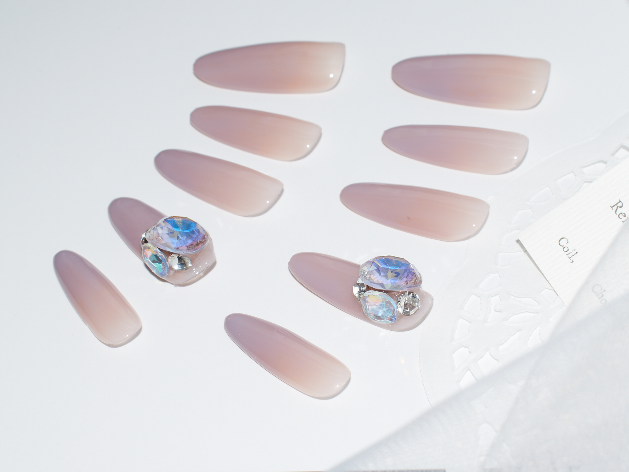 handmade press on nails, gel nails light purple, oval nail tips， monoschic nails