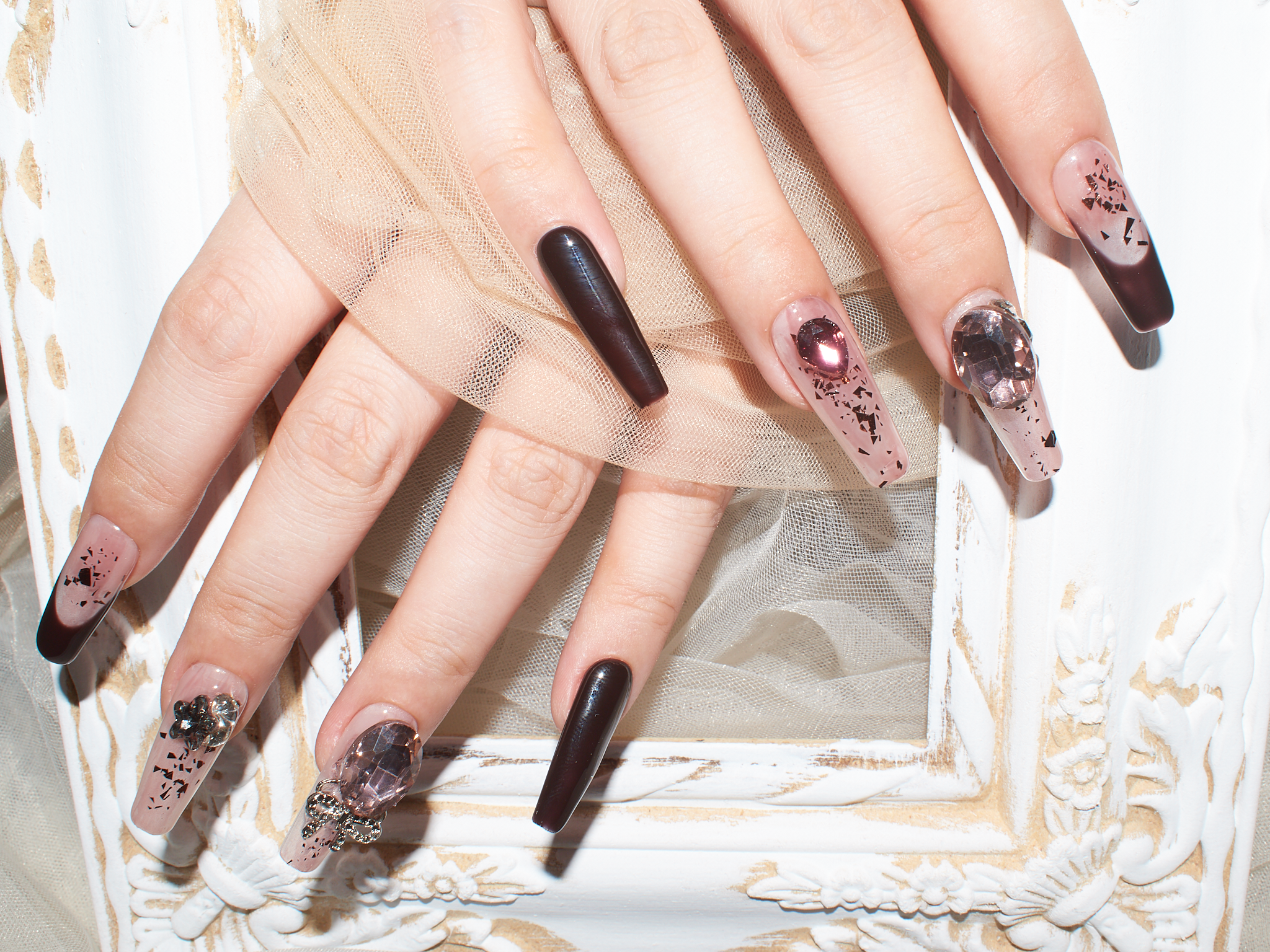 coffin nails tips, coffin nude nails, chocolate brown nail varnish, french tip kit, monoschic nails