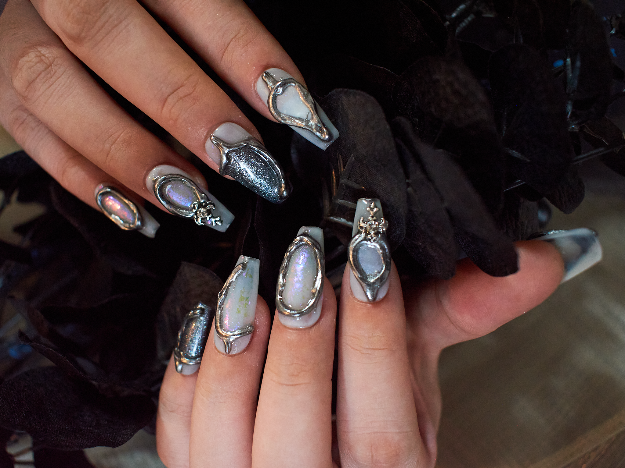 handmade press on nails, sliver glitter nails, y2k nails black, monoschic nails